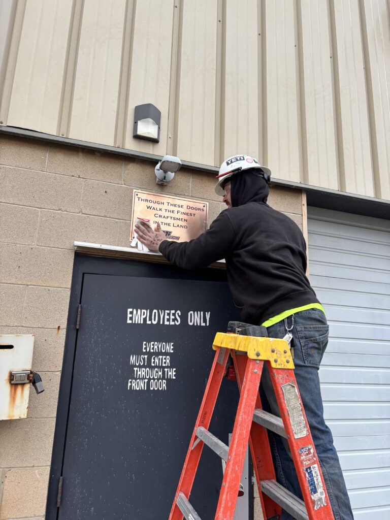 ele-apprenticeship-plaque mount3